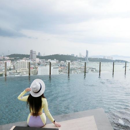 Llx Apartments At The Base Condo Pattaya Dış mekan fotoğraf