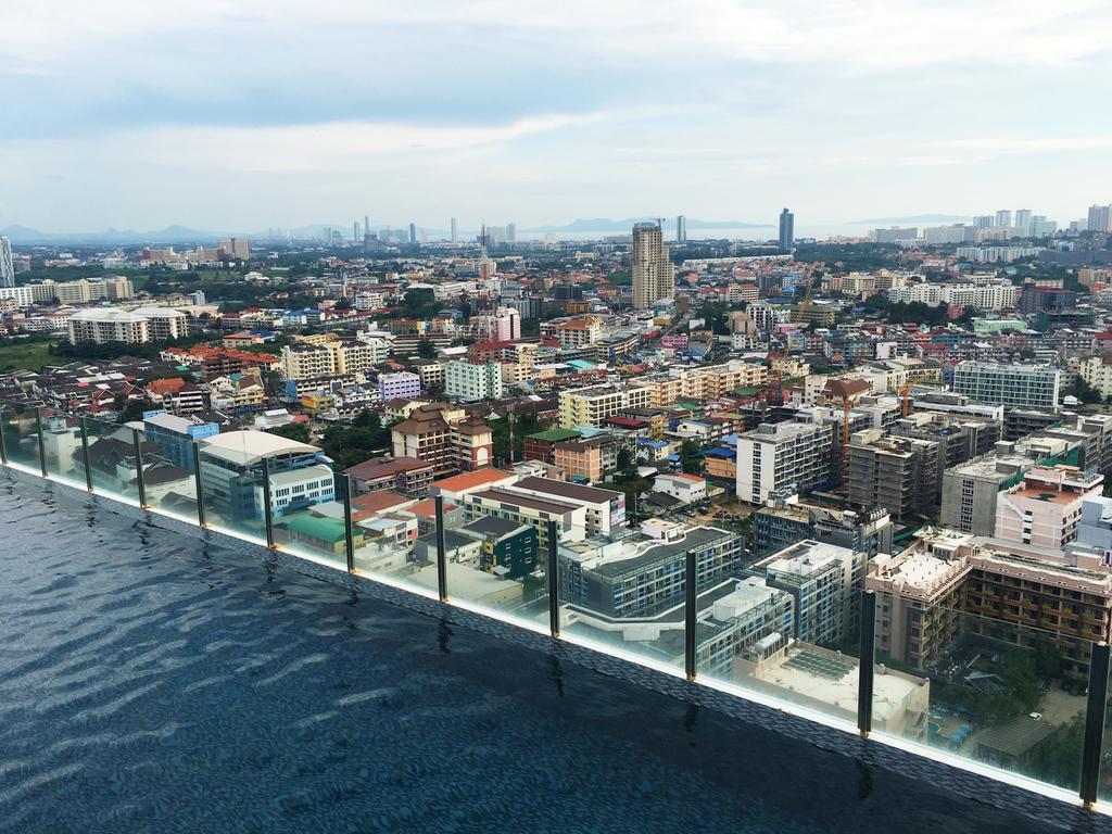 Llx Apartments At The Base Condo Pattaya Dış mekan fotoğraf