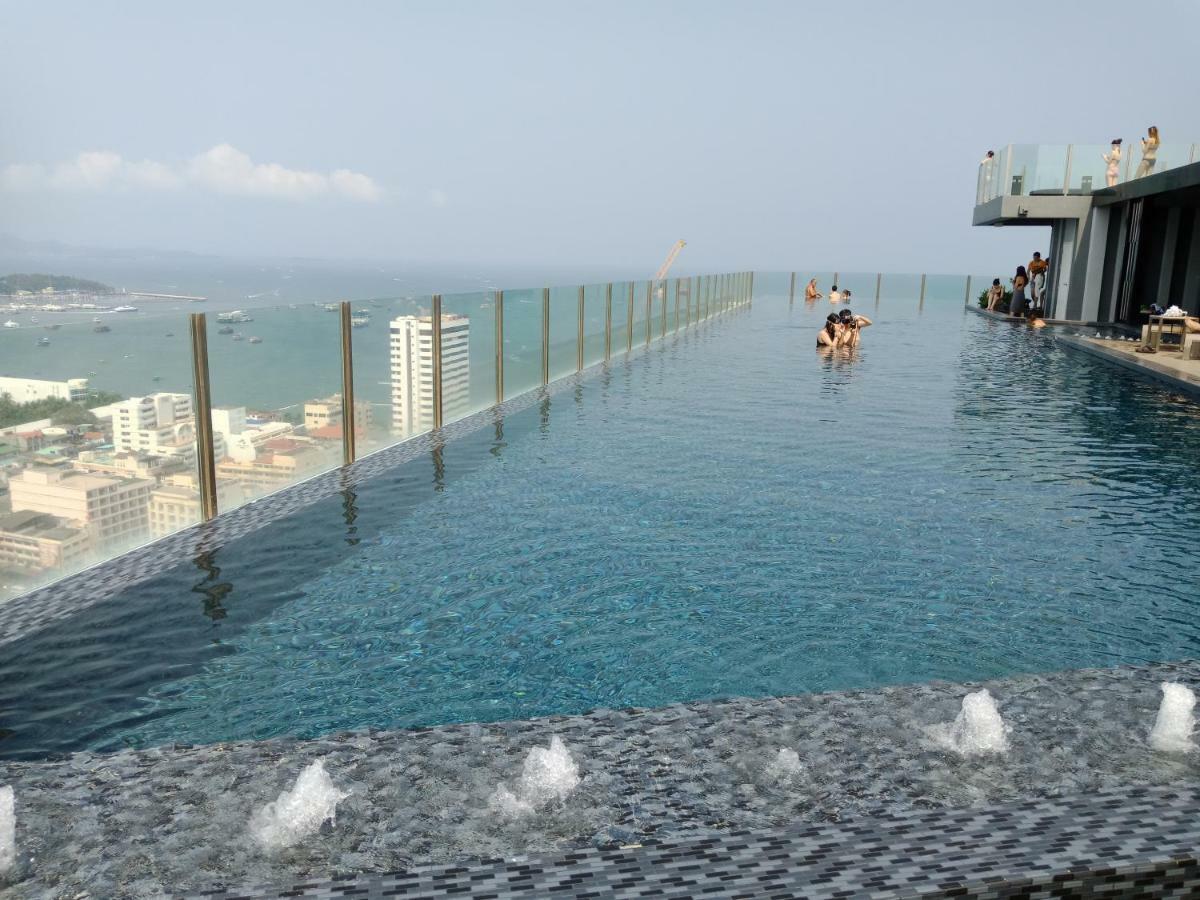 Llx Apartments At The Base Condo Pattaya Dış mekan fotoğraf